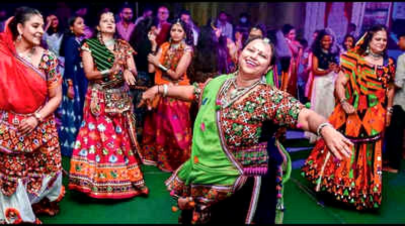 Residents of Bengaluru embrace learning garba and dandiya this Navratri